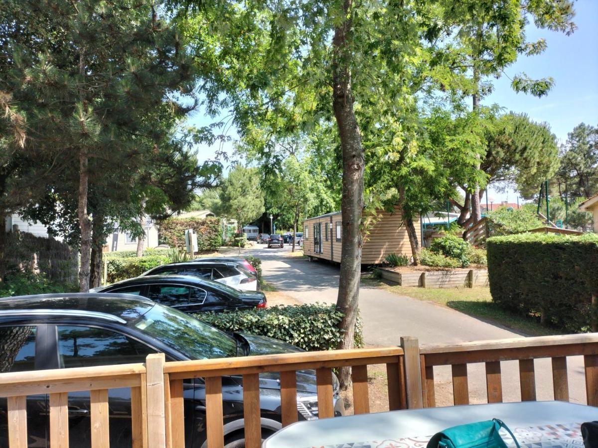 Mobil 6 A 8 Personnes Le Bois Dormant Camping *